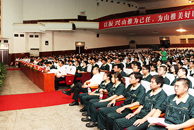 作为推动企业加速生长三大平台之一的人力资源治理提升事情，将是目今和以后一段时期尊龙凯时股份人力资源治理的主要使命。